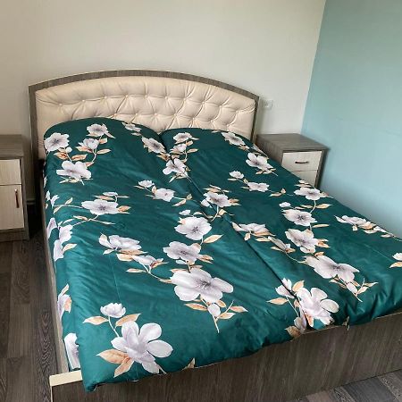Lovely 2-Bedroom Apartment Near Ayb School Дилижан Экстерьер фото