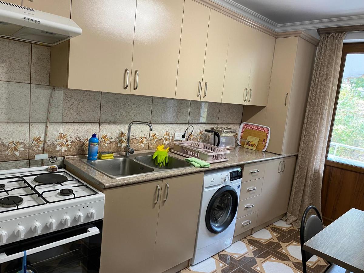 Lovely 2-Bedroom Apartment Near Ayb School Дилижан Экстерьер фото