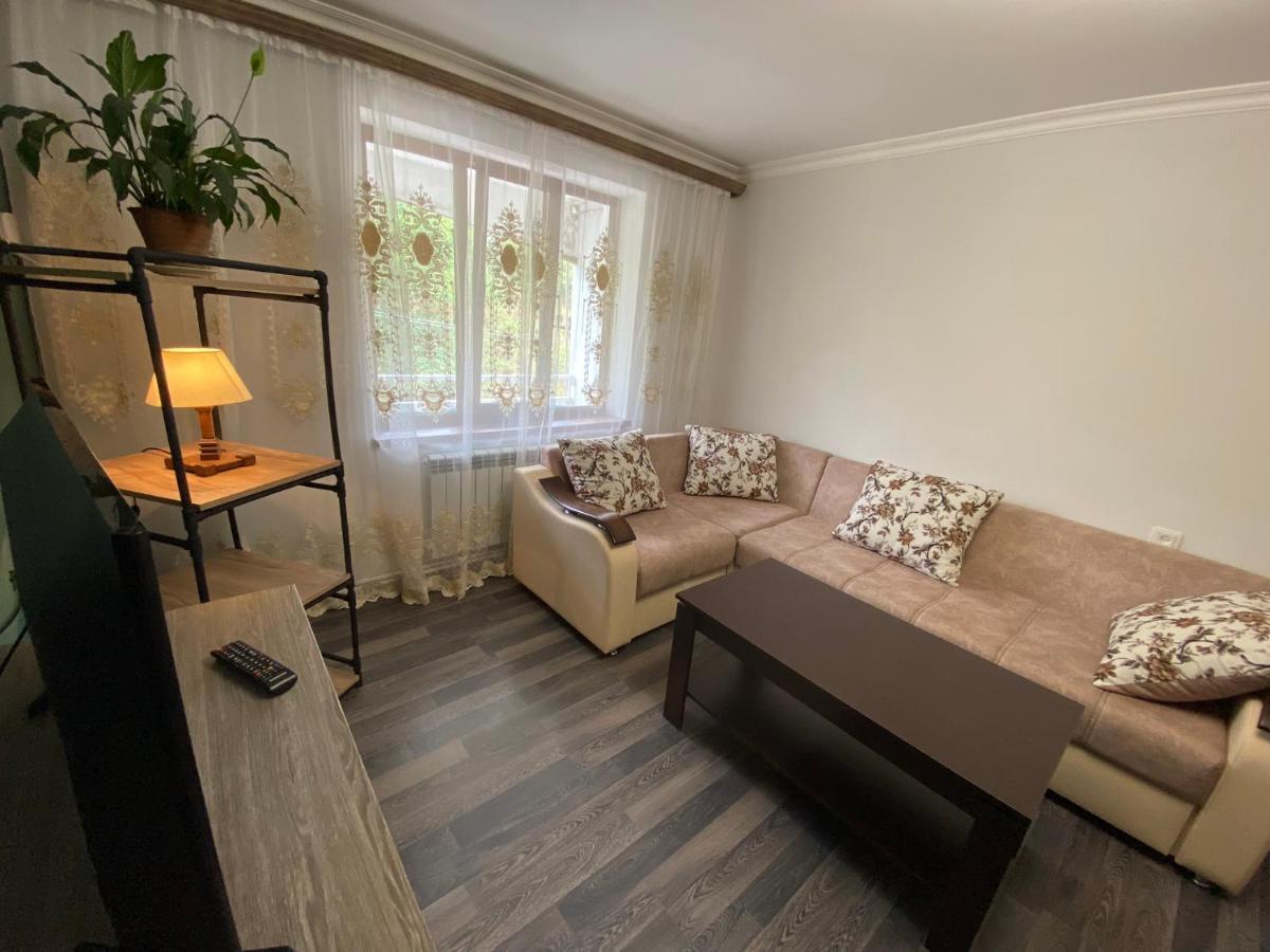 Lovely 2-Bedroom Apartment Near Ayb School Дилижан Экстерьер фото