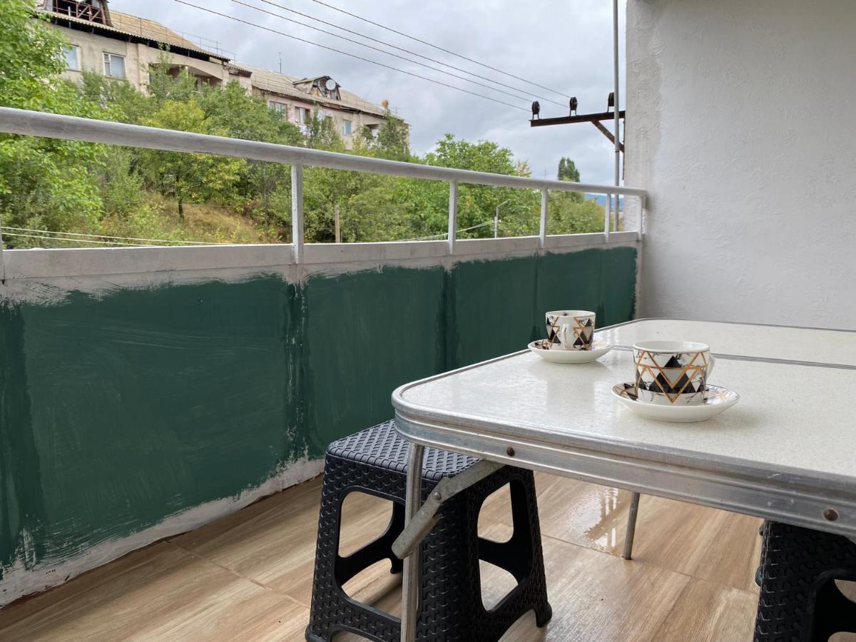 Lovely 2-Bedroom Apartment Near Ayb School Дилижан Экстерьер фото
