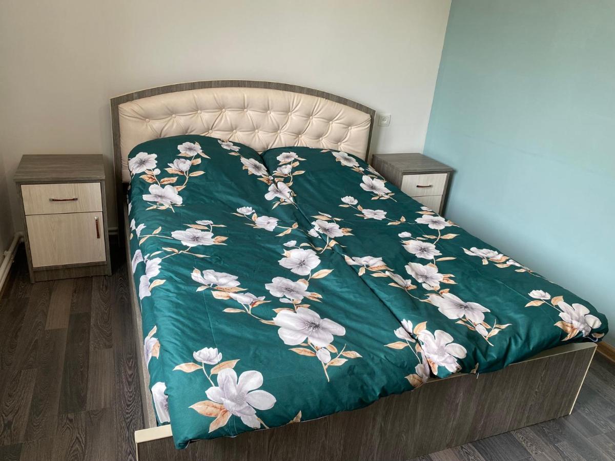 Lovely 2-Bedroom Apartment Near Ayb School Дилижан Экстерьер фото